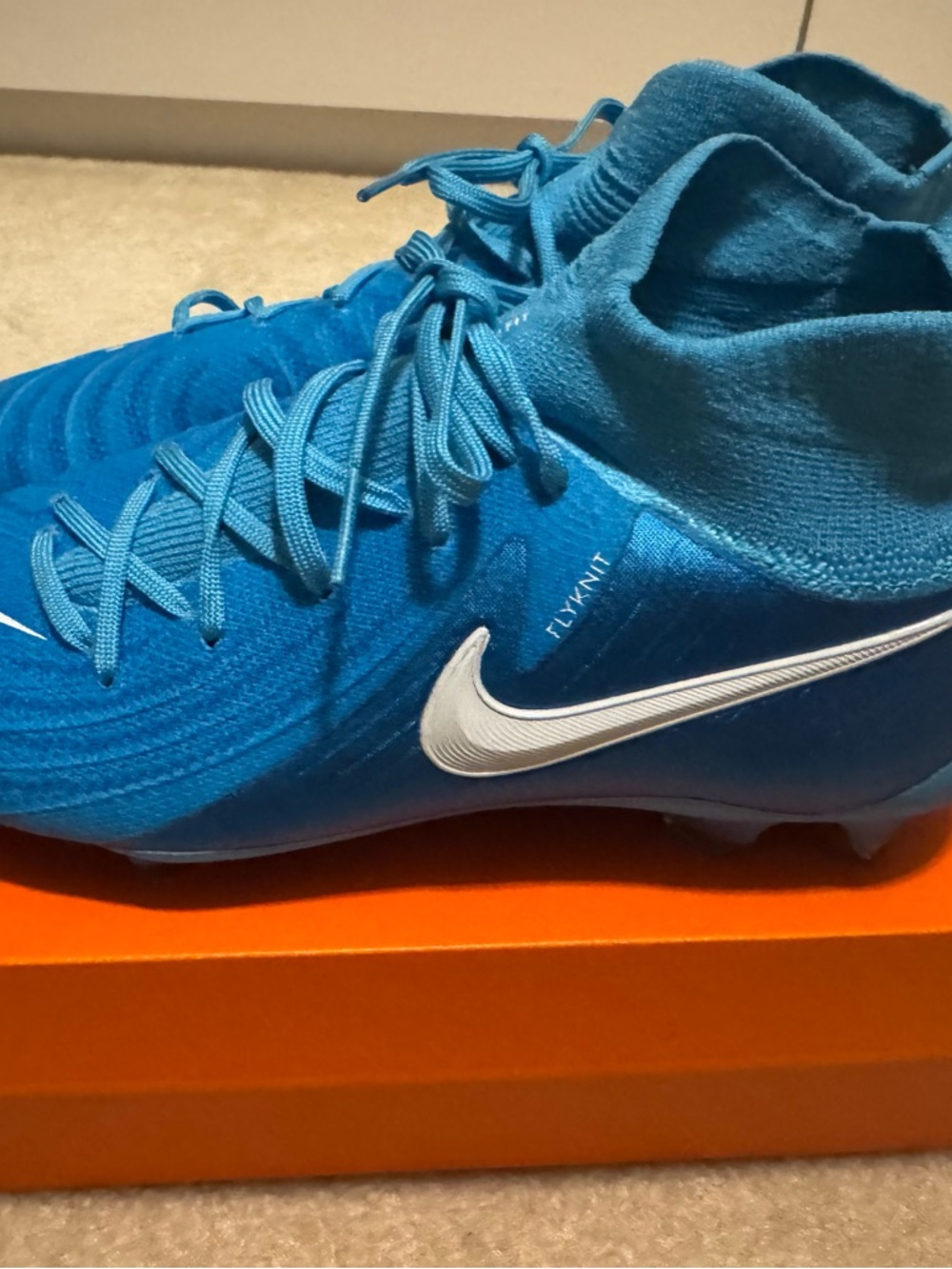 Nike Phantom Luna II Pro FG Soccer Cleats